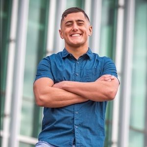 Meet your Posher, Eli